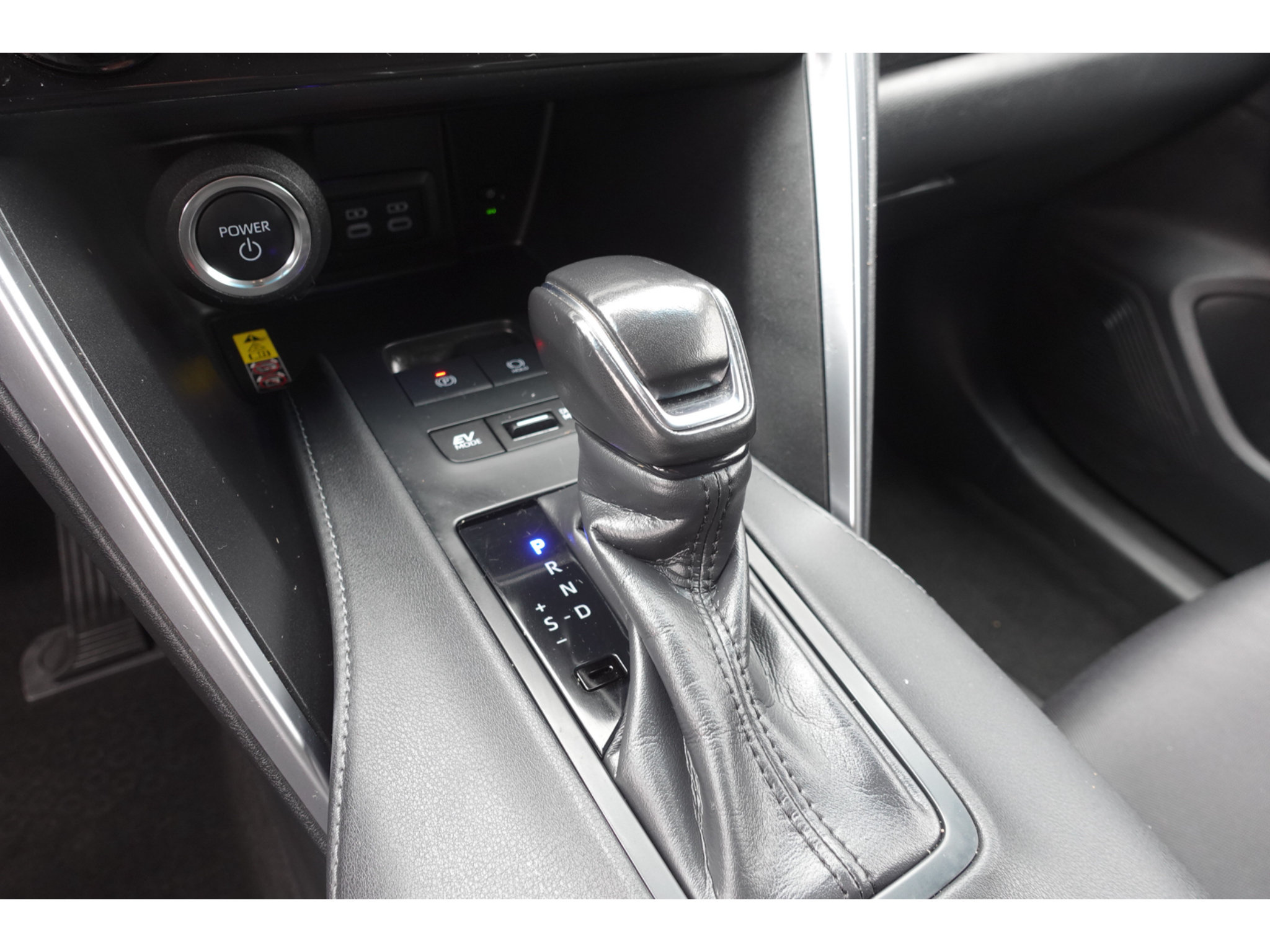 Certified 2024 Toyota Venza LE AWD/4WD image 18