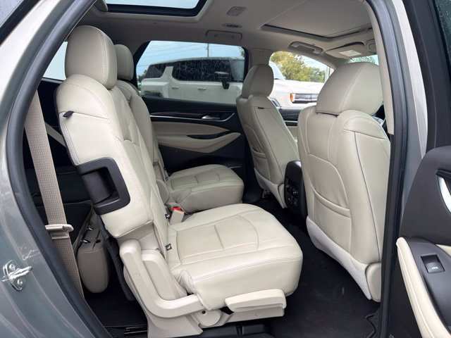 Used 2019 Buick Enclave Premium w/ Experience Buick Package FWD image 20