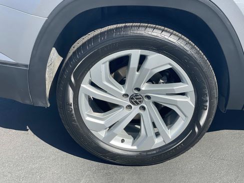 Certified 2023 Volkswagen Atlas SE w/ Panoramic Sunroof Package FWD image 6