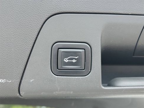 Certified 2021 Buick Envision Essence w/ Technology Package I image 11