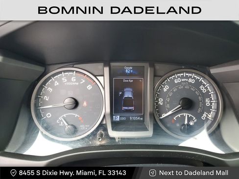 Used 2017 Toyota Tacoma SR image 19