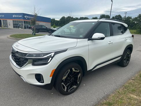 Used 2024 Kia Seltos SX w/ SX Sunroof Package AWD/4WD image 3