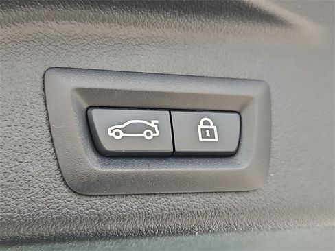 Used 2022 BMW X5 xDrive45e image 22