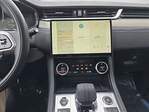 Certified 2025 Jaguar F-PACE R-Dynamic S image 21