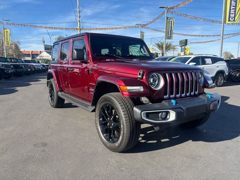 Used 2022 Jeep Wrangler Unlimited Sahara image 4