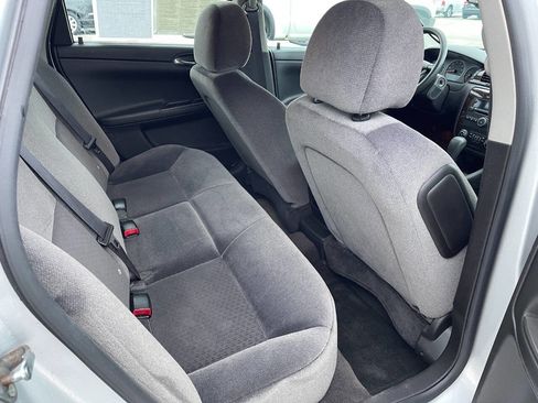 Used 2016 Chevrolet Impala LT image 13