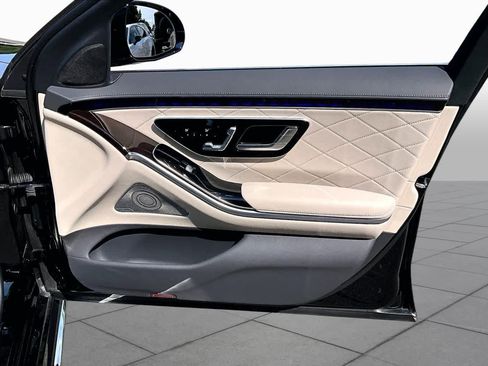 Used 2025 Mercedes-Benz S 580 4MATIC Sedan image 22