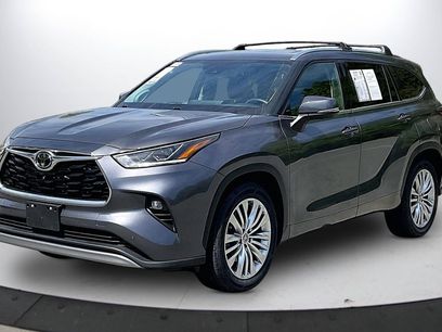 Used 2023 Toyota Highlander Platinum