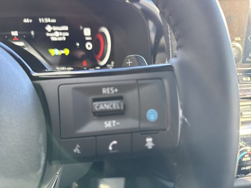 New 2025 Nissan Pathfinder Platinum w/ Black Appearance Package image 23