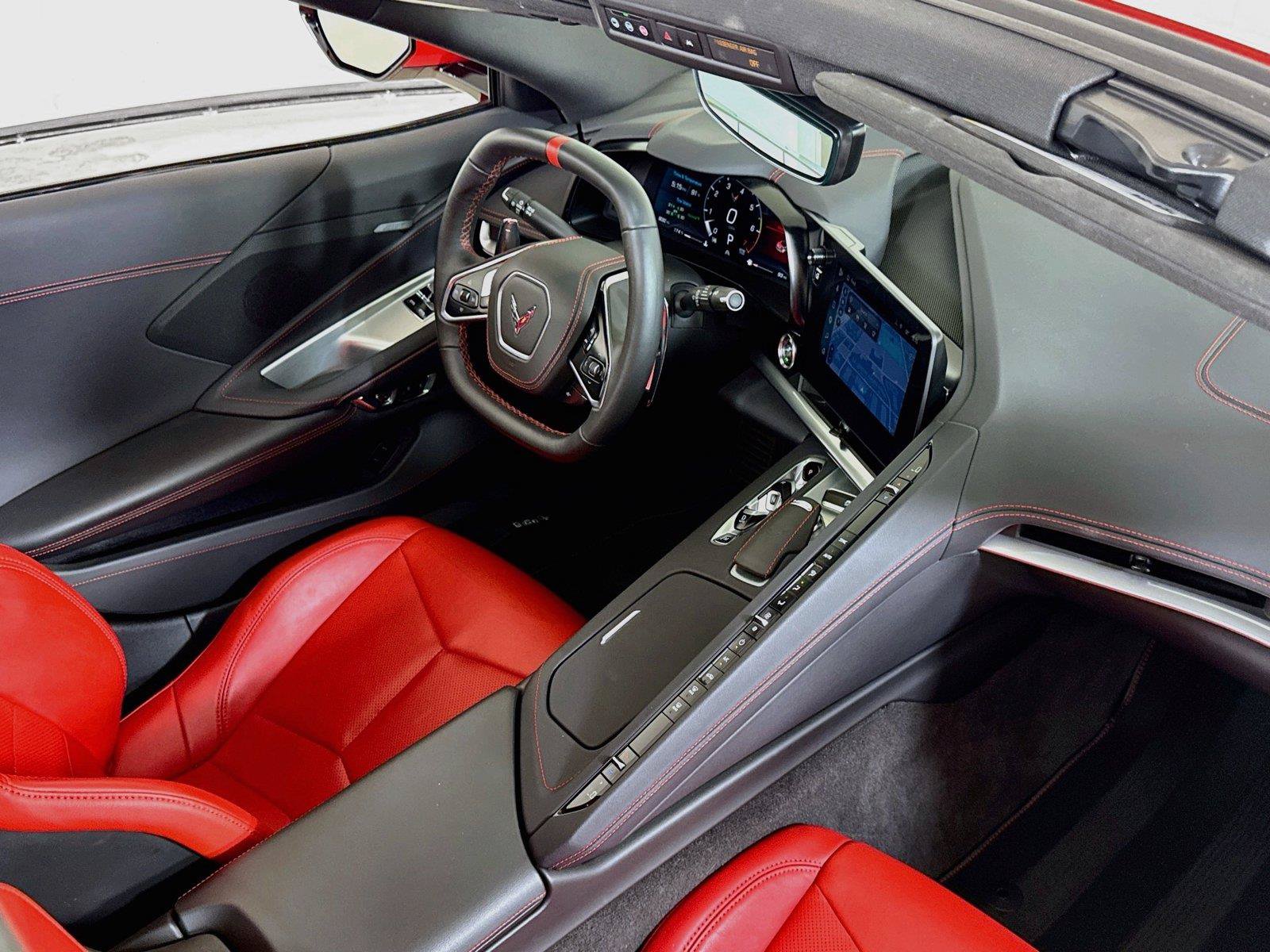 Used 2025 Chevrolet Corvette Stingray Coupe w/ 1LT RWD image 28