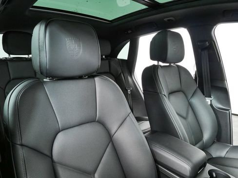 New 2026 Porsche Macan AWD/4WD image 25