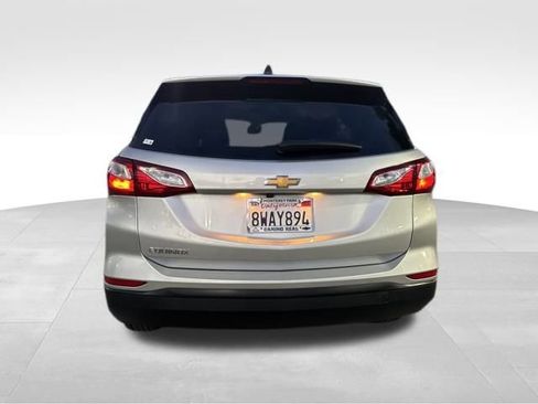 Used 2021 Chevrolet Equinox LS w/ LS Convenience Package image 4