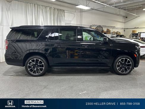 Used 2024 Chevrolet Suburban RST w/ Luxury Package AWD/4WD image 9