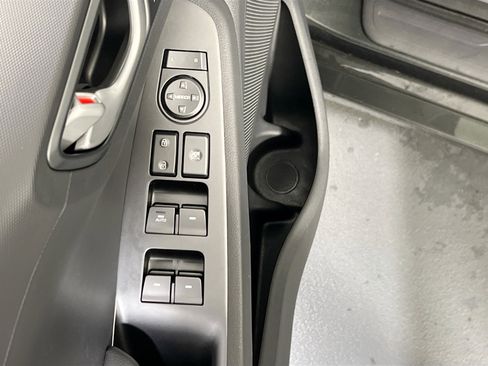 Used 2022 Hyundai Ioniq SE FWD image 17