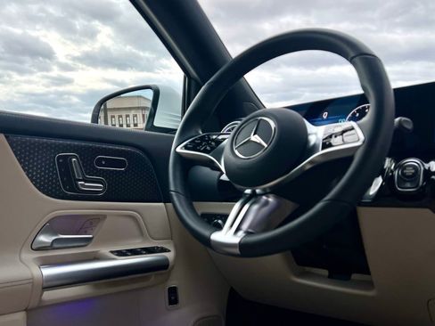 Certified 2025 Mercedes-Benz GLA 250 4MATIC image 16