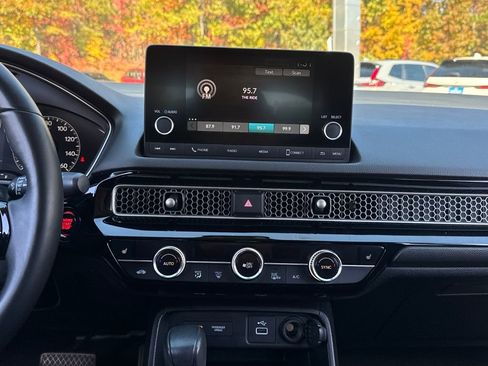 Used 2024 Honda Civic EX-L image 18