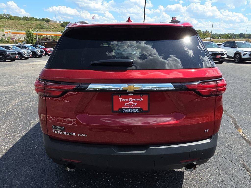 Used 2023 Chevrolet Traverse LT w/ LPO, Floor Liner Package AWD/4WD image 7
