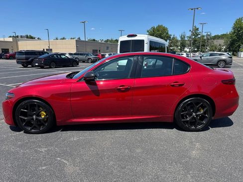 Used 2020 Alfa Romeo Giulia Ti Sport w/ Quick Order Package 22S Sport AWD/4WD image 3