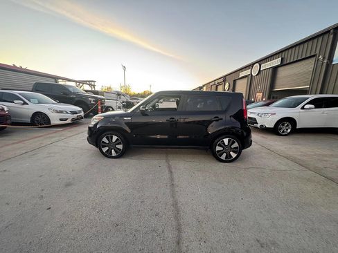 Used 2014 Kia Soul ! image 3