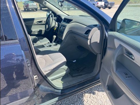 Used 2017 Chevrolet Traverse LS image 5