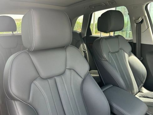 Certified 2024 Audi Q5 e Premium Plus w/ Premium Plus Package image 33