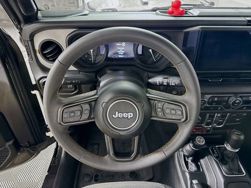 Used 2024 Jeep Wrangler Unlimited AWD/4WD image 13