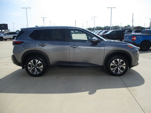 Used 2023 Nissan Rogue SV AWD/4WD image 8