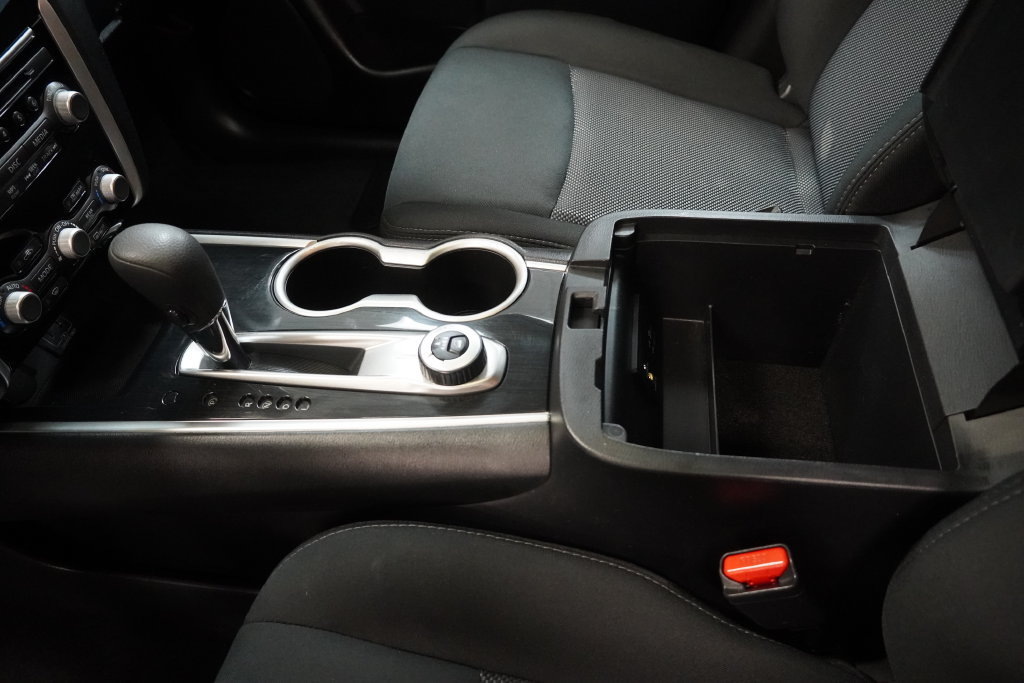 Used 2019 Nissan Pathfinder S AWD/4WD image 19
