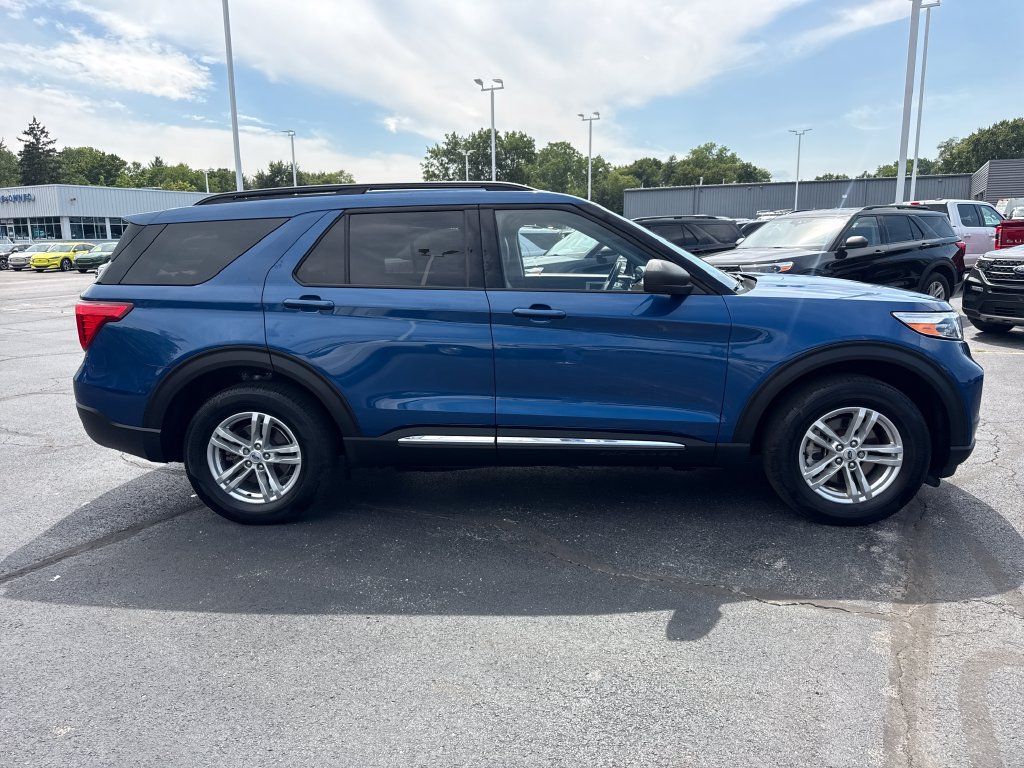 Used 2023 Ford Explorer XLT w/ Equipment Group 202A AWD/4WD image 6