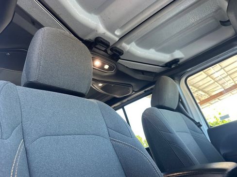 Used 2024 Jeep Wrangler Unlimited AWD/4WD image 25