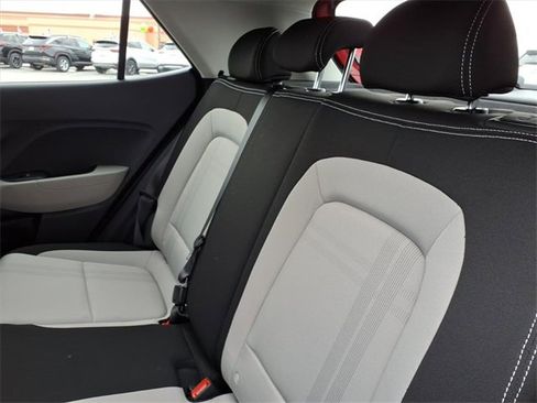 Used 2025 Hyundai Venue SEL image 17