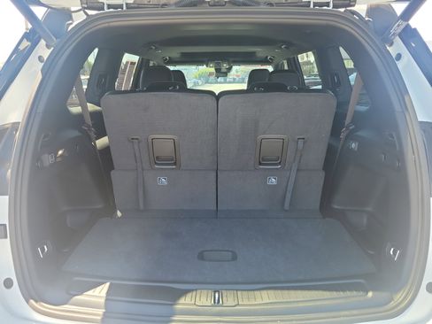 Used 2025 Jeep Grand Cherokee L Altitude image 10