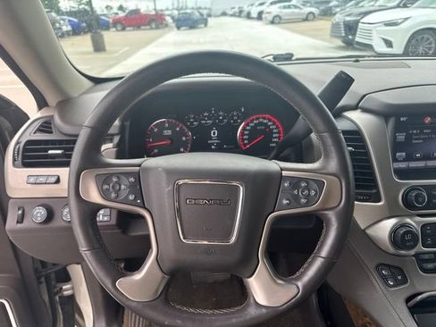 Used 2015 GMC Yukon Denali w/ Premium Package AWD/4WD image 9