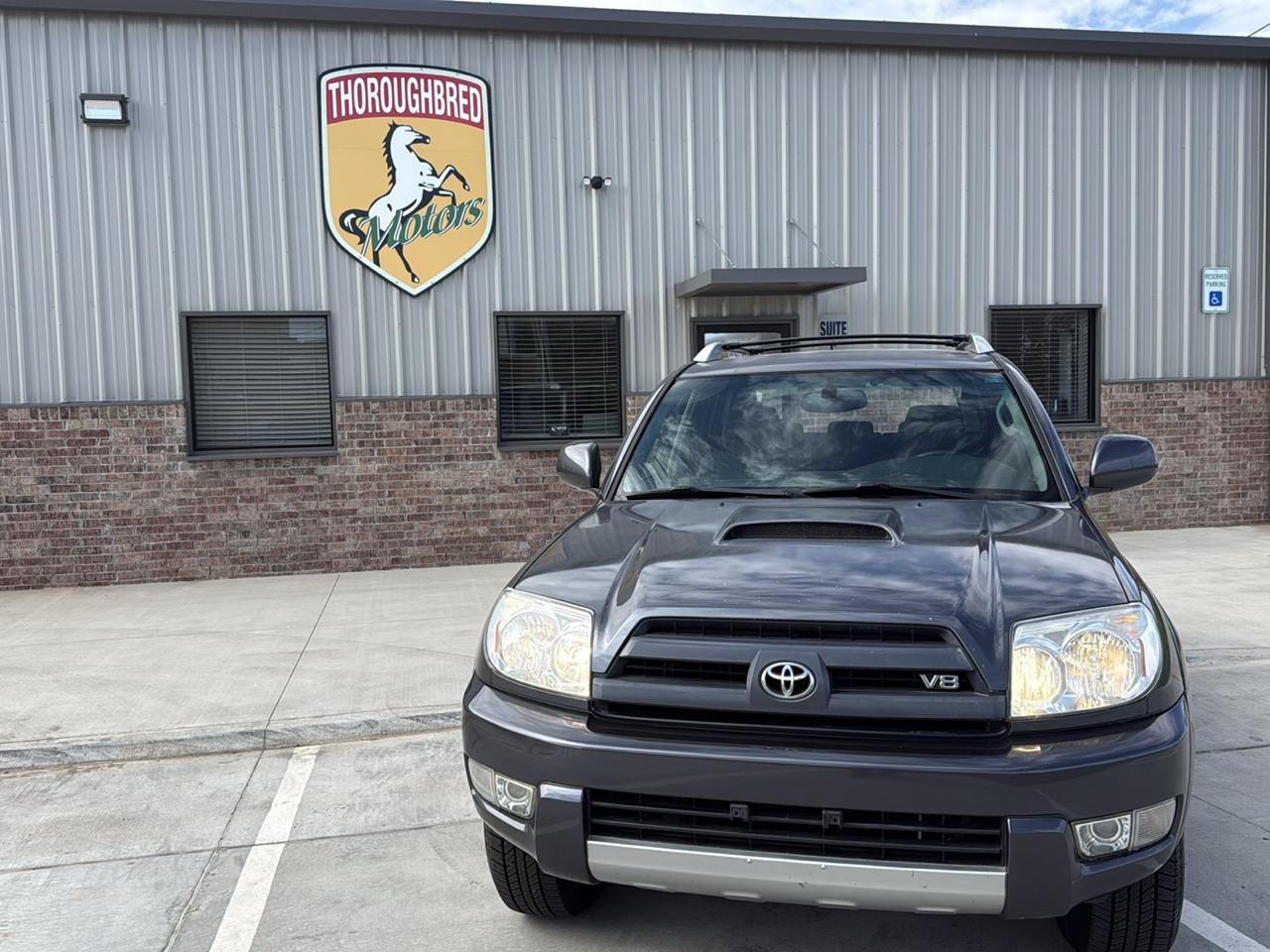 Used 2005 Toyota 4Runner SR5 AWD/4WD image 4