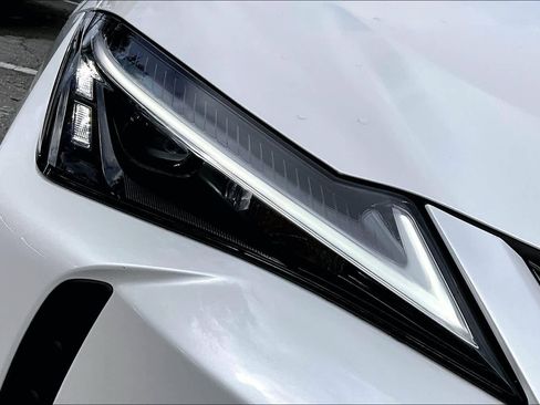Used 2025 Lexus UX 300h FWD image 27