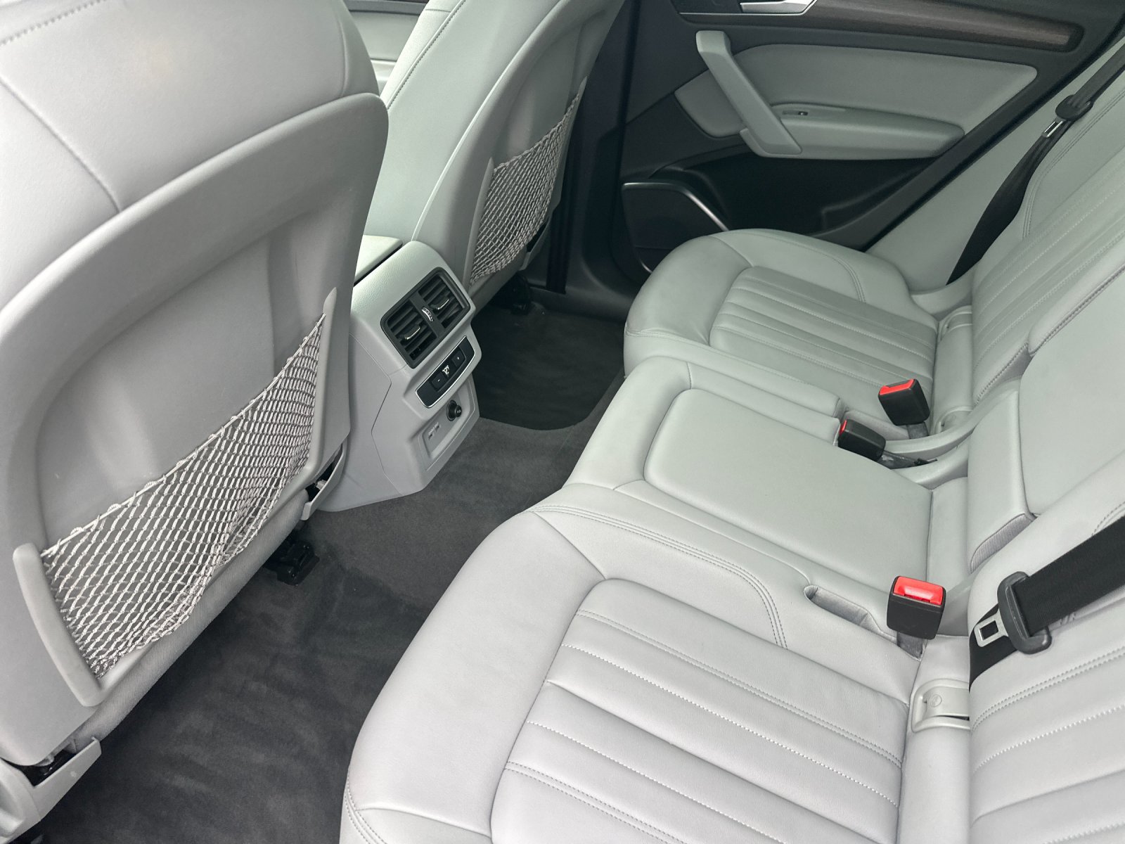 Used 2022 Audi Q5 2.0T Premium w/ Convenience Package AWD/4WD image 12