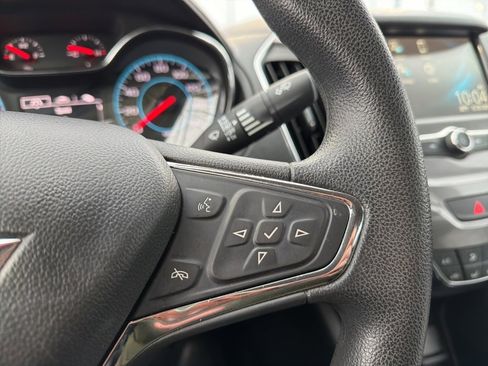 Used 2017 Chevrolet Cruze LT w/ Convenience Package image 30