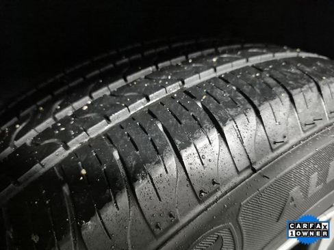 Used 2023 Toyota Highlander XLE image 12