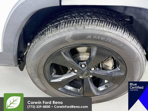Used 2020 Jeep Cherokee Latitude Plus AWD/4WD image 31