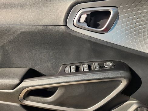 New 2025 Kia Soul LX image 16
