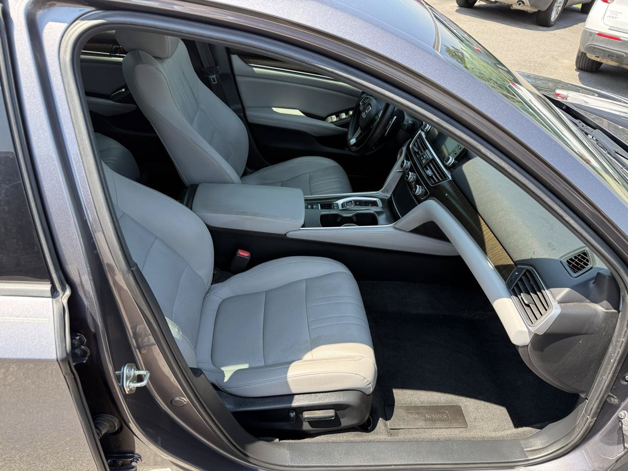 Used 2018 Honda Accord Touring image 21