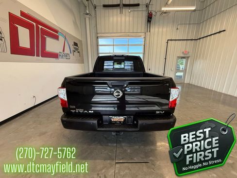 Used 2018 Nissan Titan SV w/ SV Convenience Package RWD image 1