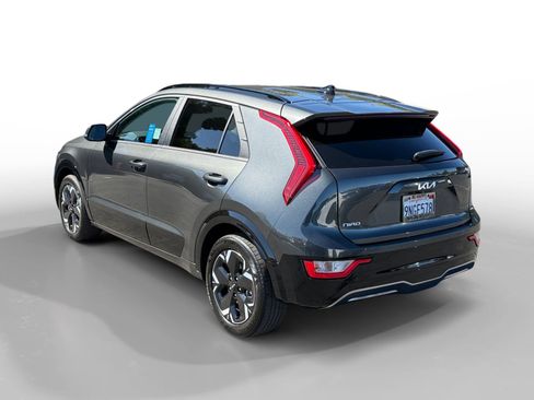 Used 2024 Kia Niro Wind w/ Wind Preserve Package FWD image 3