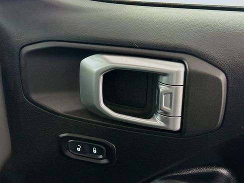 Used 2020 Jeep Wrangler Unlimited Sport S image 28