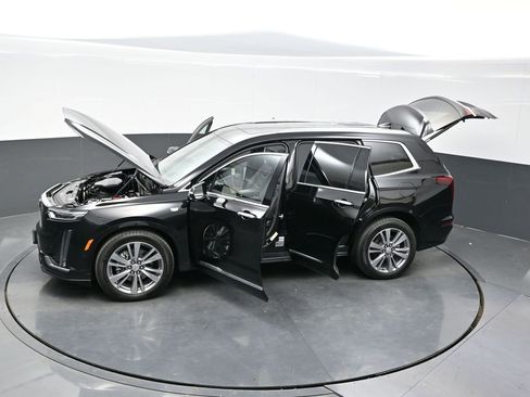 Certified 2025 Cadillac XT6 Premium Luxury w/ Platinum Package AWD/4WD image 44