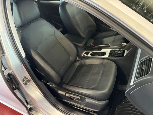Used 2013 Volkswagen Passat 2.5 SE image 17