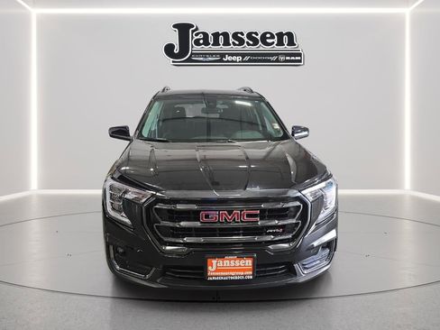 Used 2024 GMC Terrain AT4 AWD/4WD image 7