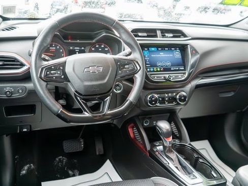 Used 2022 Chevrolet TrailBlazer RS w/ Convenience Package image 13