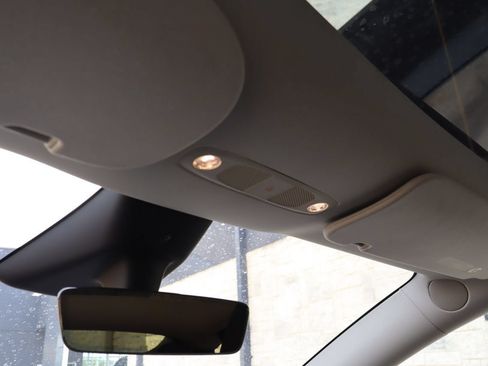 Used 2025 Tesla Model Y Long Range RWD image 21