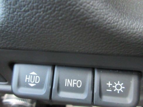 Used 2024 GMC Yukon XL AT4 w/ Technology Package AWD/4WD image 27